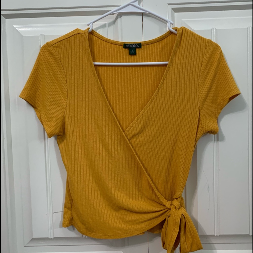 Wild fable Mustard yellow tie cropped shirt size small